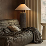 Verweerd houten vloerlamp