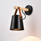 Conische wandlamp van hout