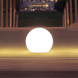 Bolvormige tuinlamp op zonne - energie - Stralend thuis Amsterdam