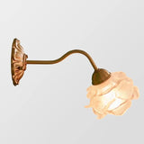 Vintage koperen bloemblad glazen wandlamp