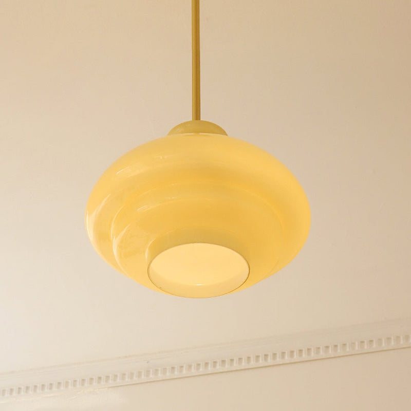 Bauhaus hanglamp van roomgeel glas