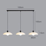 Minimalistische hanglamp van wit gelaagd glas