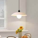 Minimalistische hanglamp van wit gelaagd glas