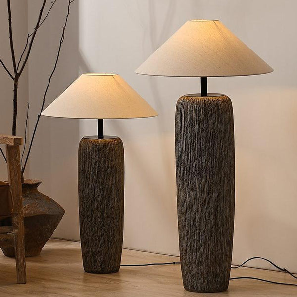 Verweerd houten vloerlamp