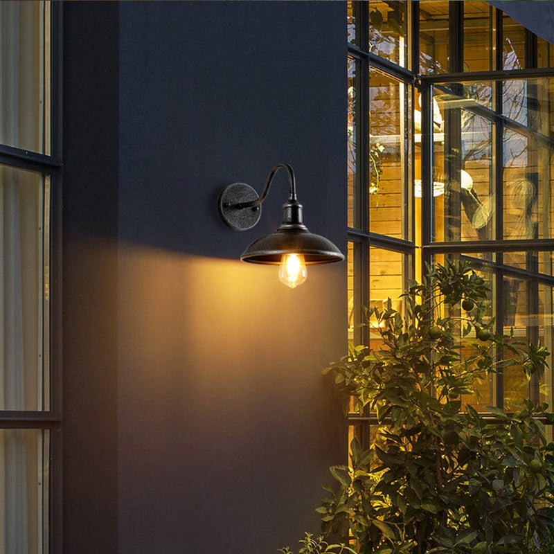Alessio Rustieke Komvormige Antiek Messing IP65 Waterdichte Wandlamp voor Buiten - Stralend thuis Amsterdam