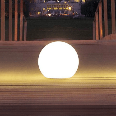 Bolvormige tuinlamp op zonne - energie - Stralend thuis Amsterdam