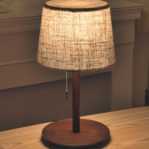 Gentle Glow Scandinavische walnotenlamp met luxe stoffen accenten - Stralend thuis Amsterdam