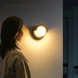 Lucy Wandlamp met bewegingssensor - Stralend thuis Amsterdam