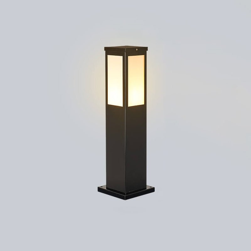 Moderne buitenlantaarn op zonne - energie - Stralend thuis Amsterdam
