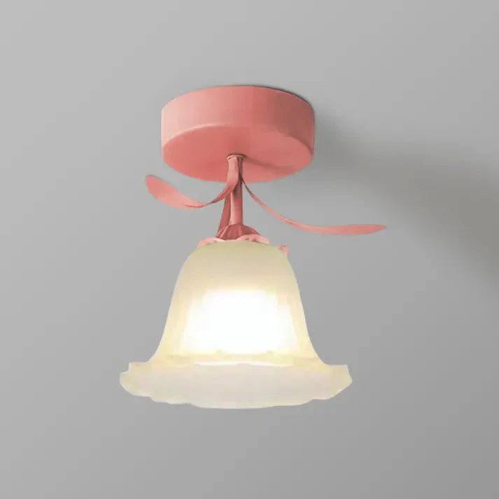 Eenvoudige Tiffany plafondlamp met minibloemen