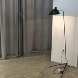 Serge Mouille Vloerlamp - Stralend thuis Amsterdam